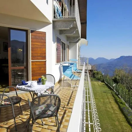 Nyaraló With View *